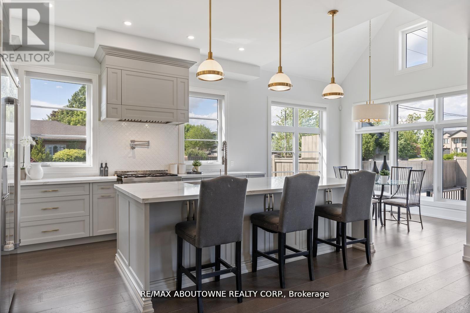 Photo 7 of 265 Woodale Avenue, Oakville ON