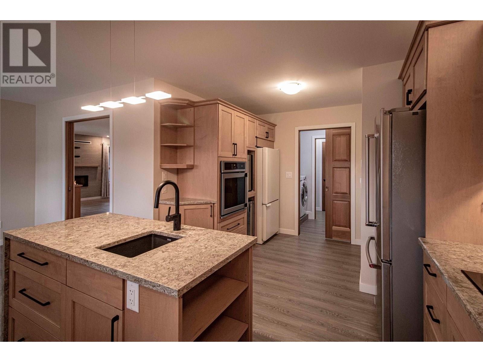  303 Roy Avenue, Penticton