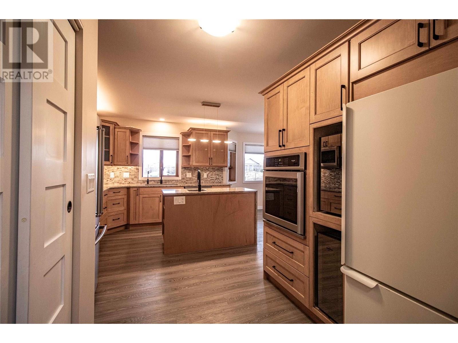  303 Roy Avenue, Penticton