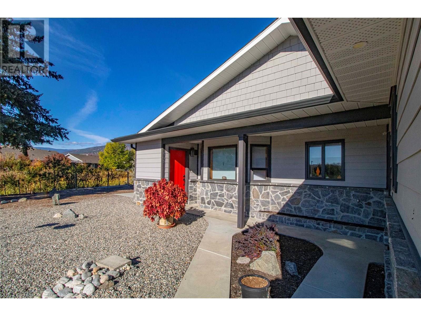  303 Roy Avenue, Penticton