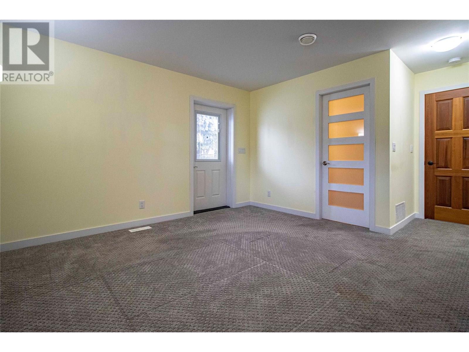  303 Roy Avenue, Penticton