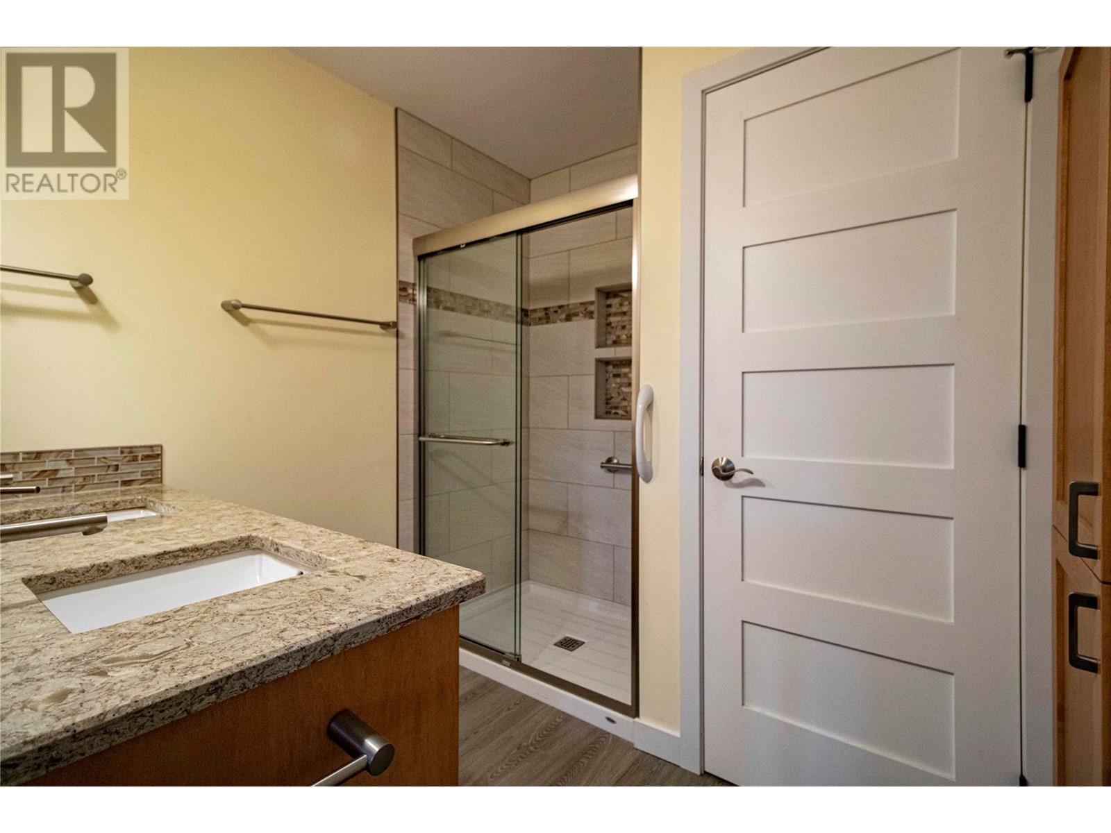  303 Roy Avenue, Penticton