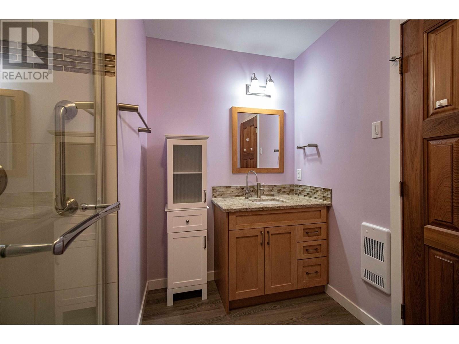  303 Roy Avenue, Penticton