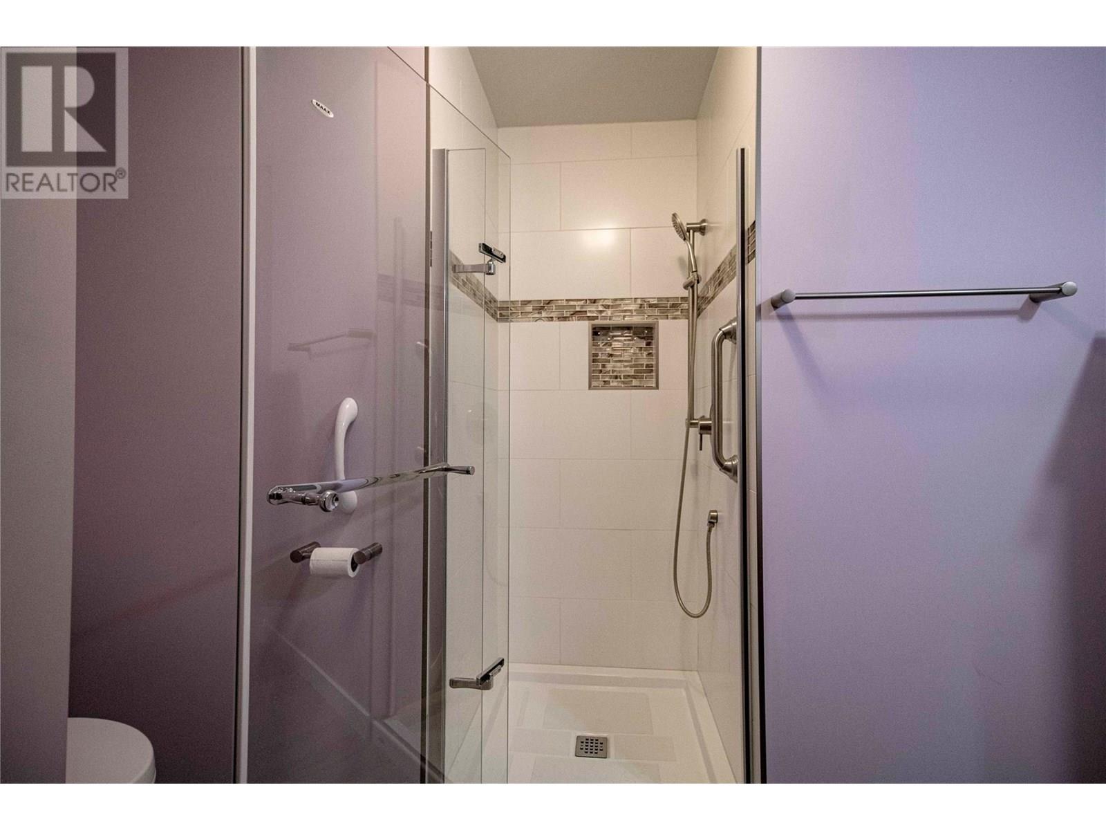  303 Roy Avenue, Penticton
