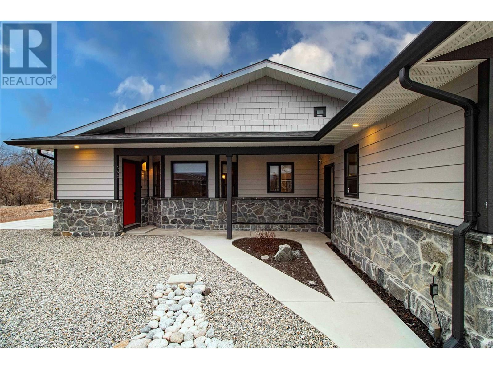  303 Roy Avenue, Penticton