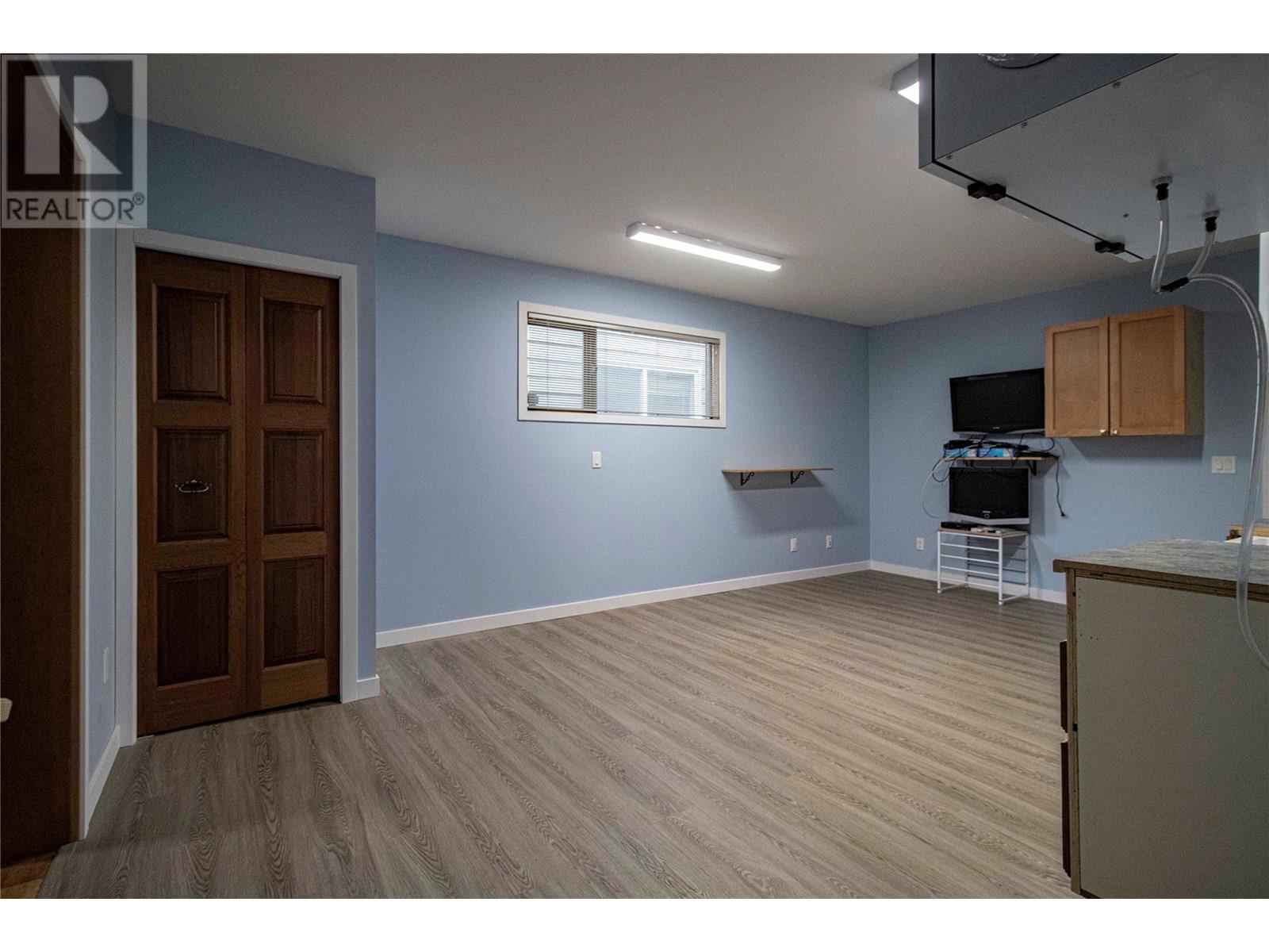  303 Roy Avenue, Penticton