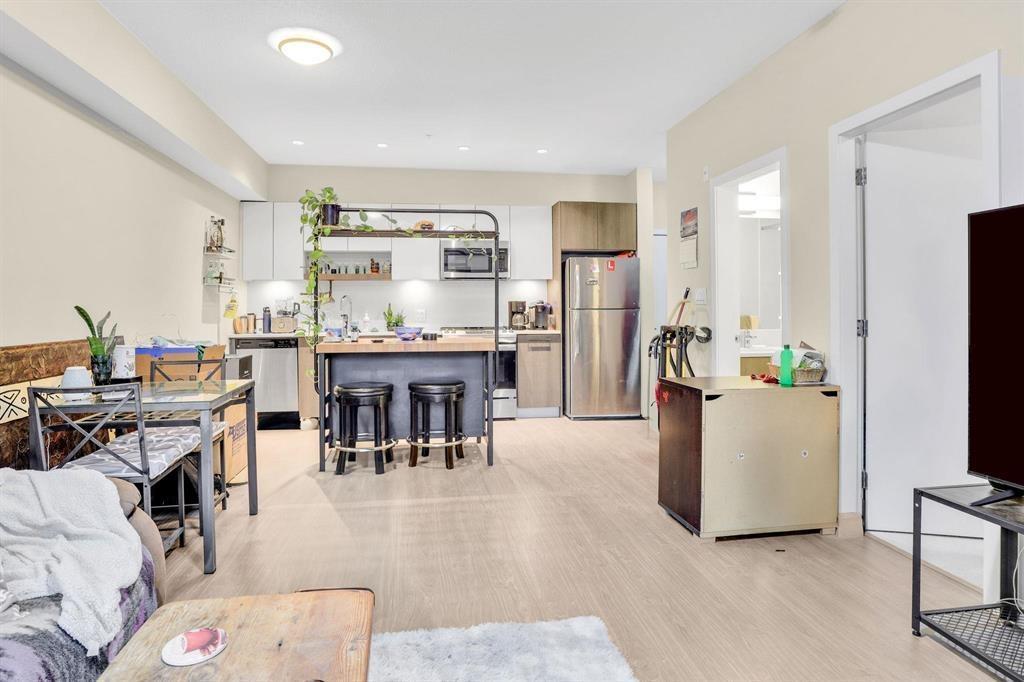 Photo 3 of 212 13768 108 Avenue, Surrey BC