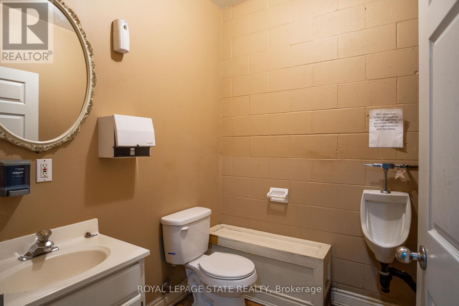 Photo 43 of 1625 Stone Church Road E, Hamilton ON