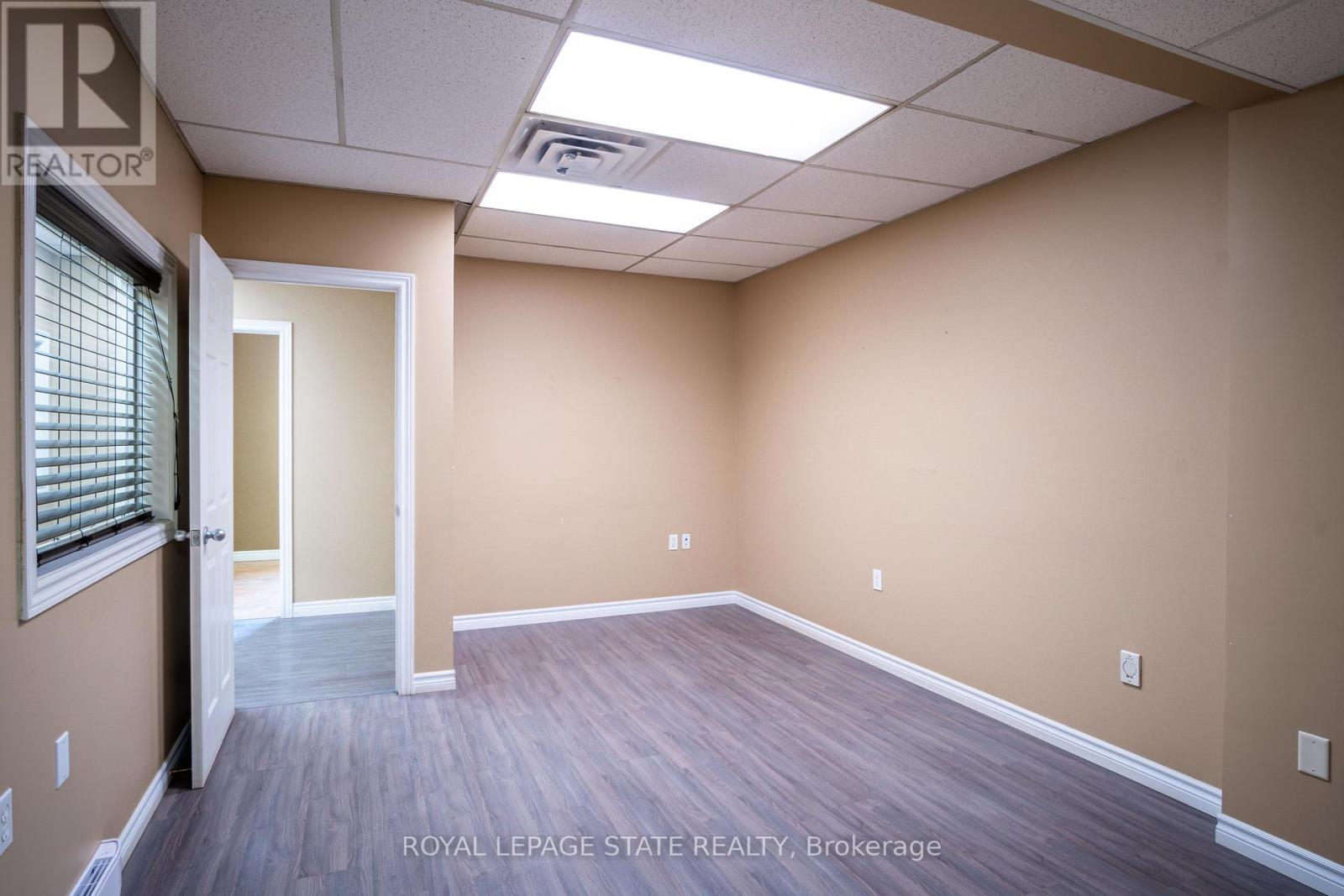Photo 1 of 1625 Stone Church Road E, Hamilton ON