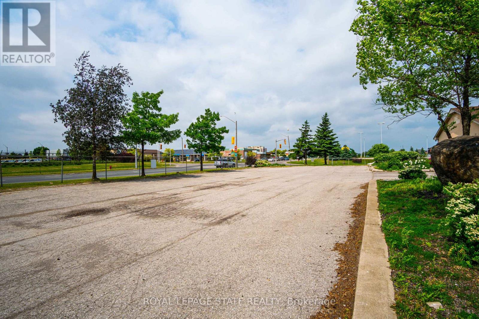 Photo 25 of 1625 Stone Church Road E, Hamilton ON