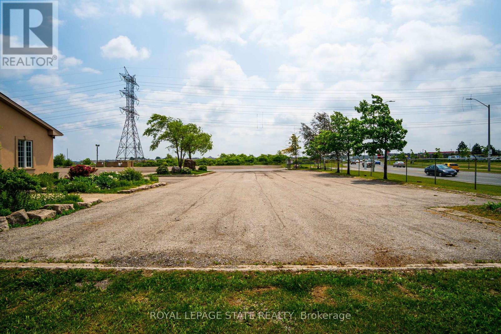 Photo 7 of 1625 Stone Church Road E, Hamilton ON
