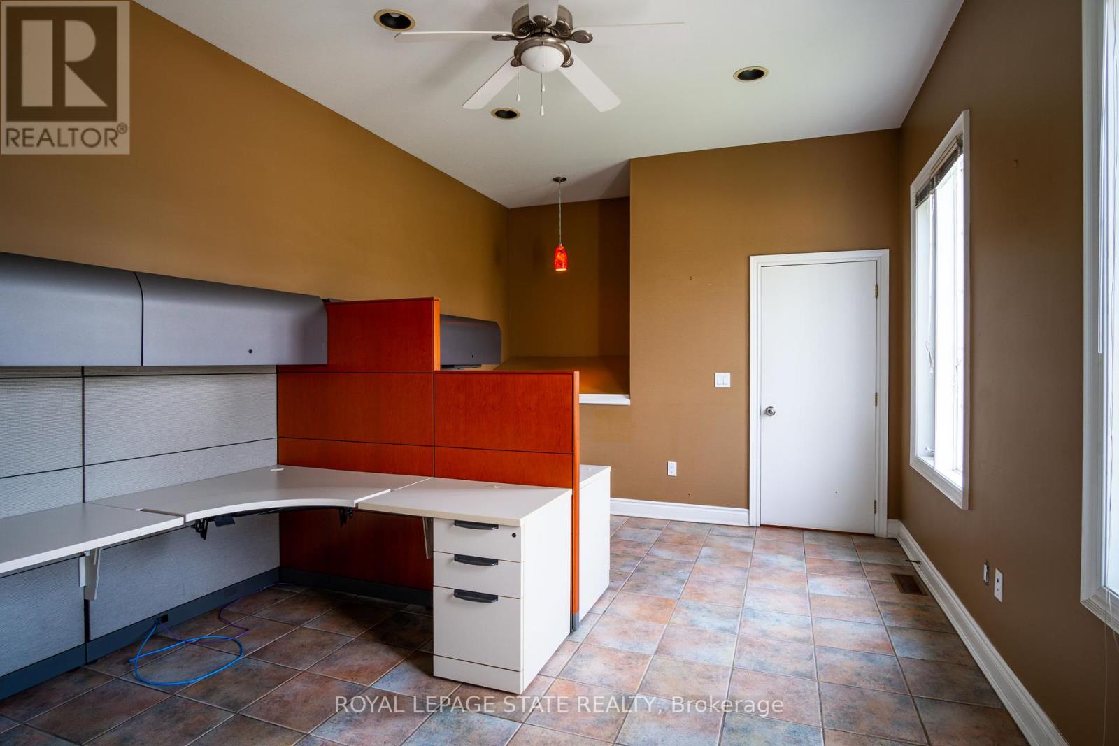 Photo 38 of 1625 Stone Church Road E, Hamilton ON
