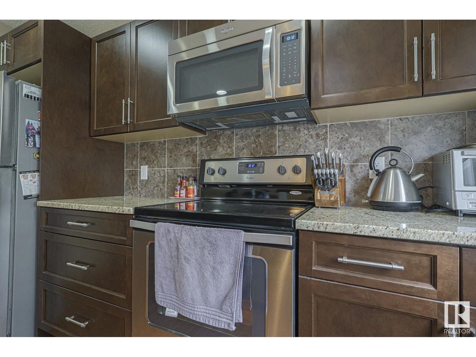 Photo 13 of 43 14621 121 St Nw, Edmonton AB