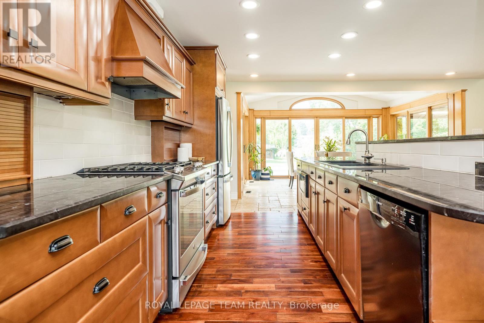 Photo 18 of 1216 A River Road, Ottawa ON