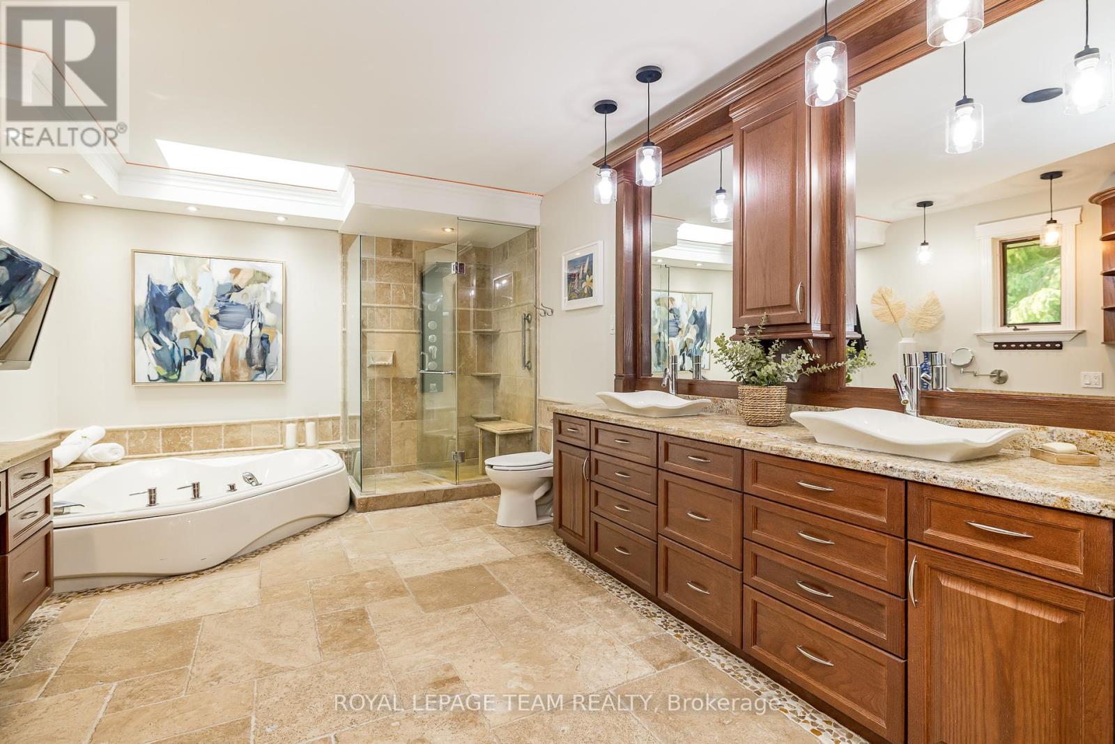 Photo 8 of 1216 A River Road, Ottawa ON