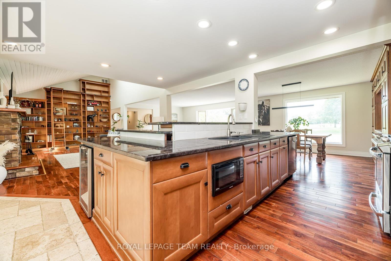 Photo 39 of 1216 A River Road, Ottawa ON