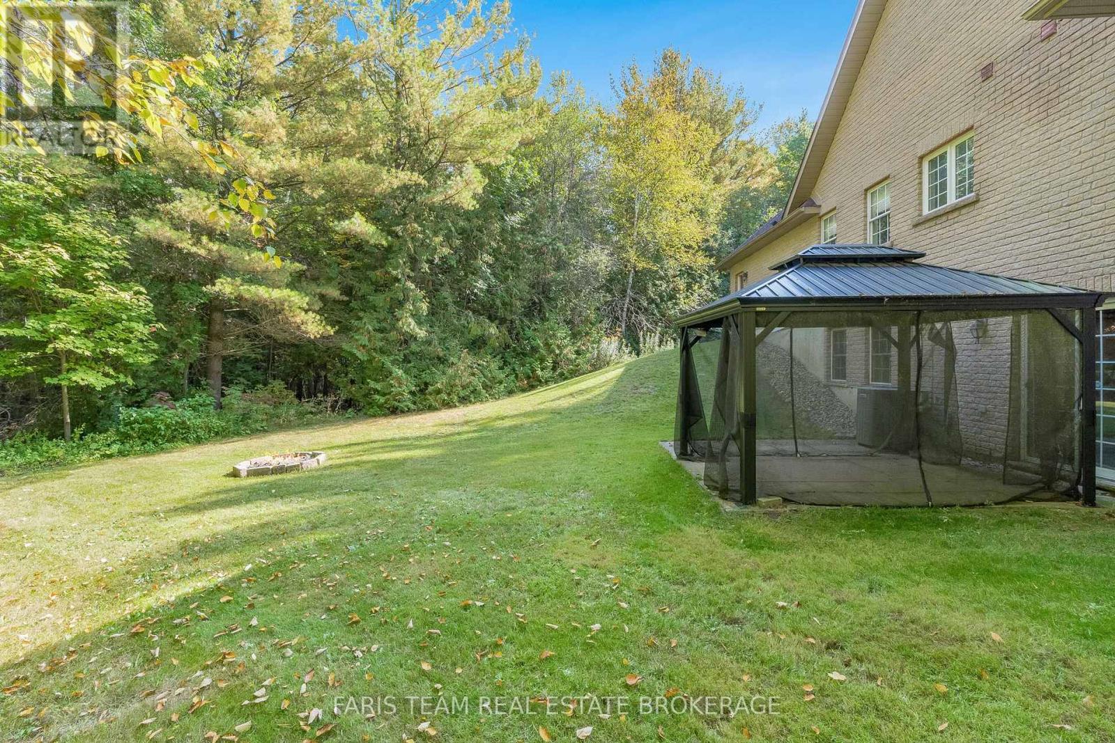 Photo 18 of 7 Glenhuron Drive, Springwater ON