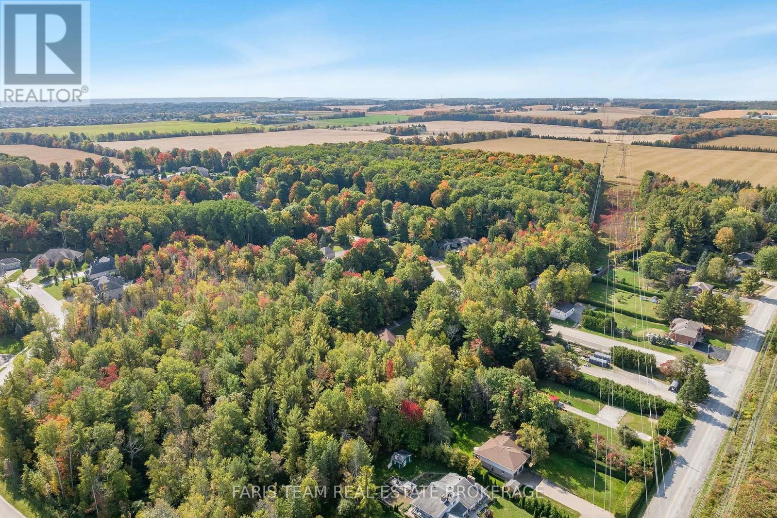 Photo 16 of 7 Glenhuron Drive, Springwater ON