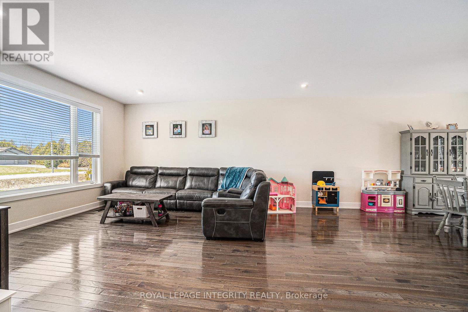 Photo 31 of 922 Leslie Crain Drive, Drummond North Elmsley ON