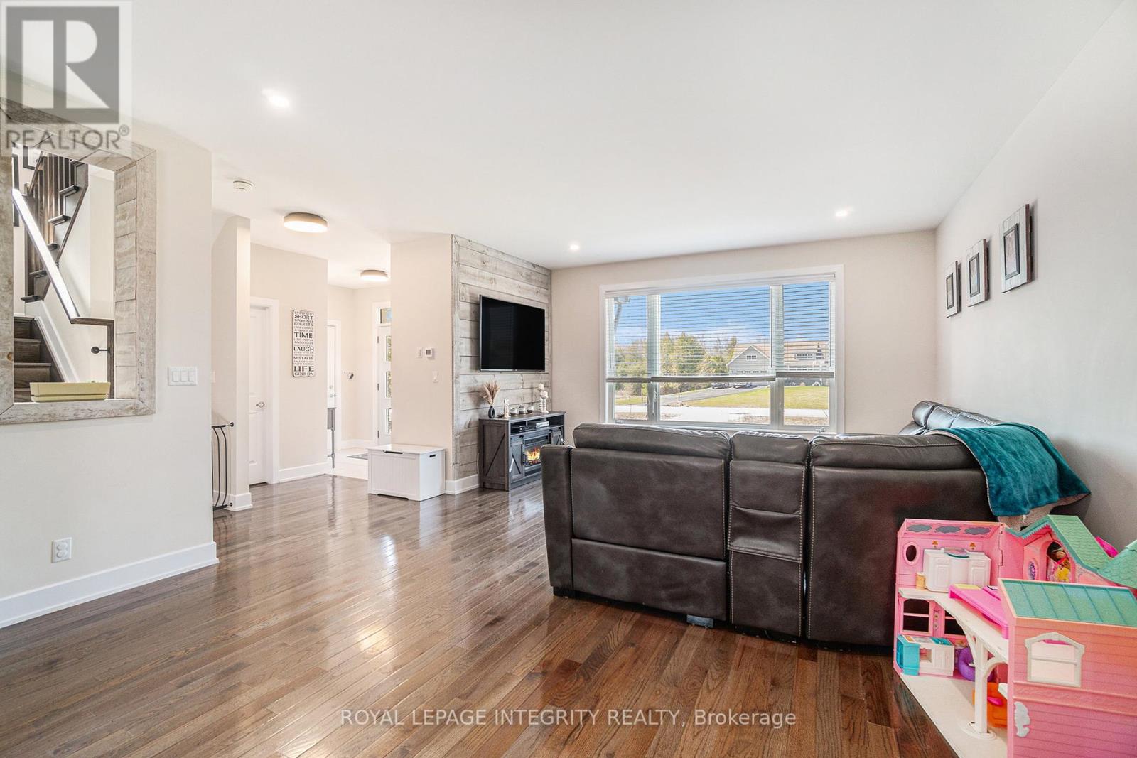 Photo 10 of 922 Leslie Crain Drive, Drummond North Elmsley ON