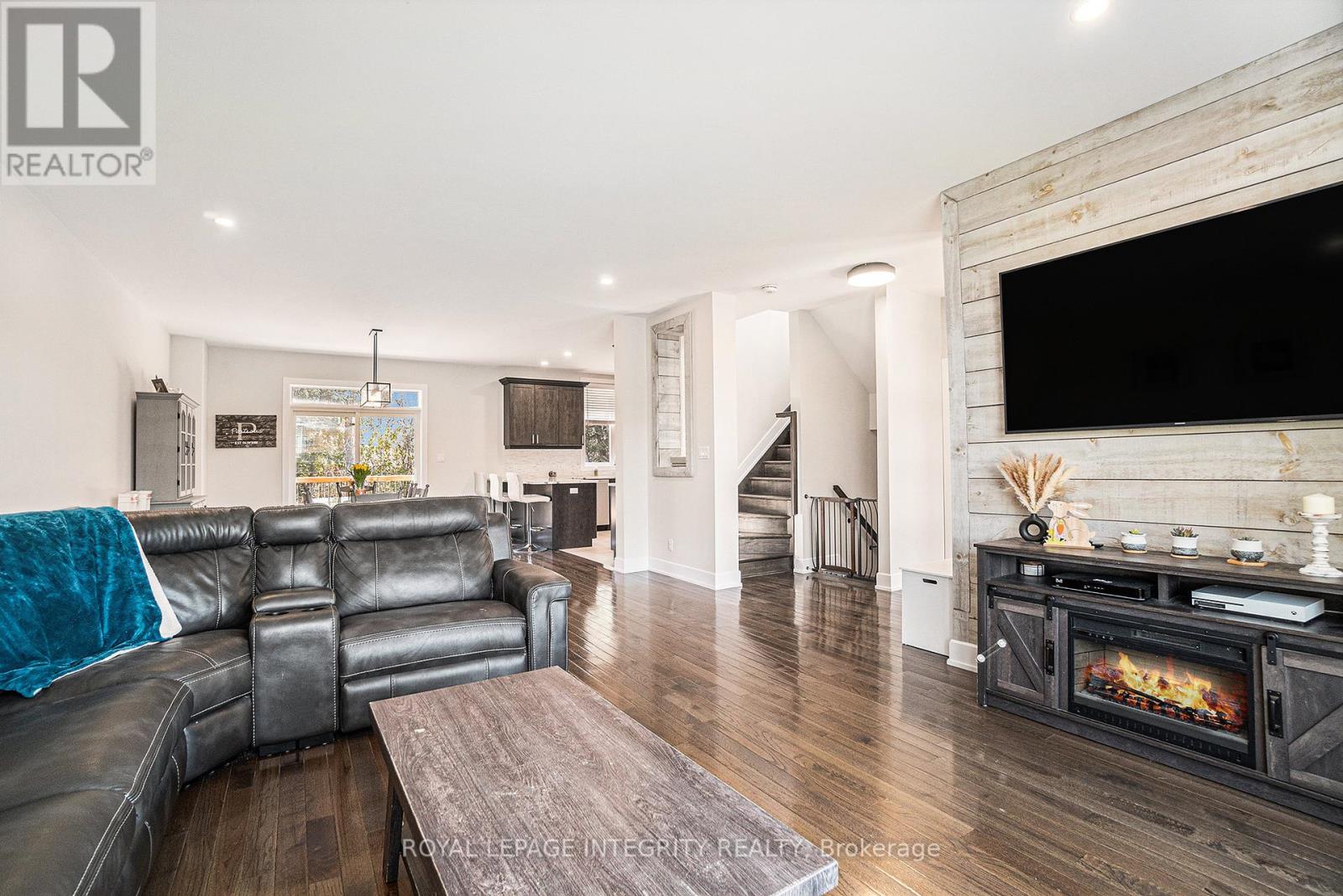 Photo 4 of 922 Leslie Crain Drive, Drummond North Elmsley ON