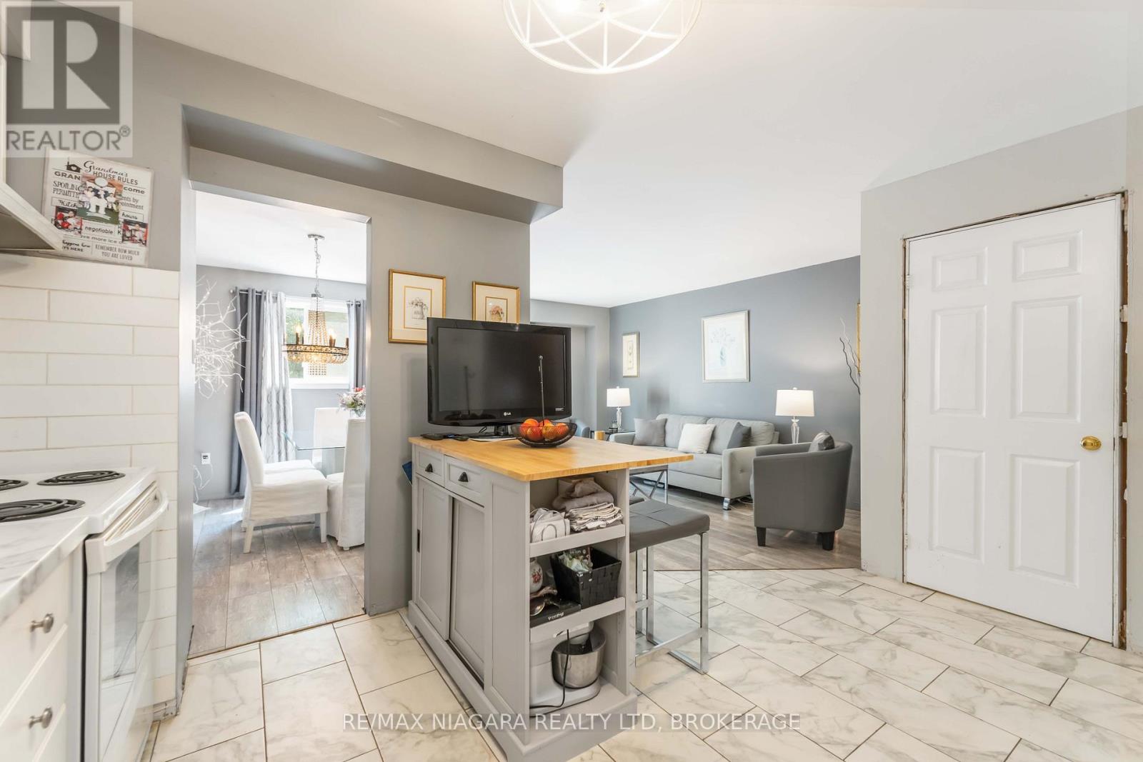 Photo 33 of 3 125 Woodlawn Road, Welland ON