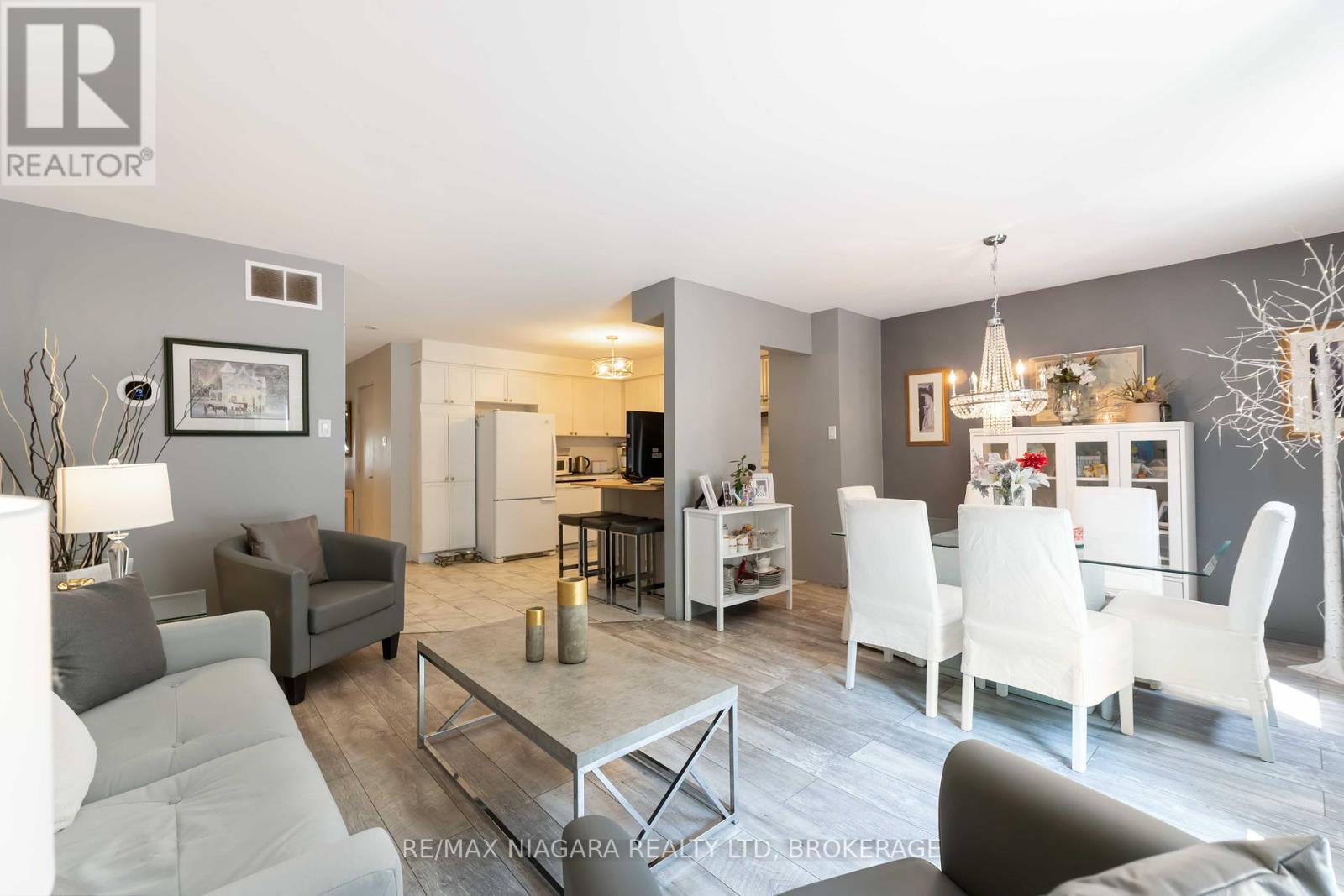 Photo 13 of 3 125 Woodlawn Road, Welland ON