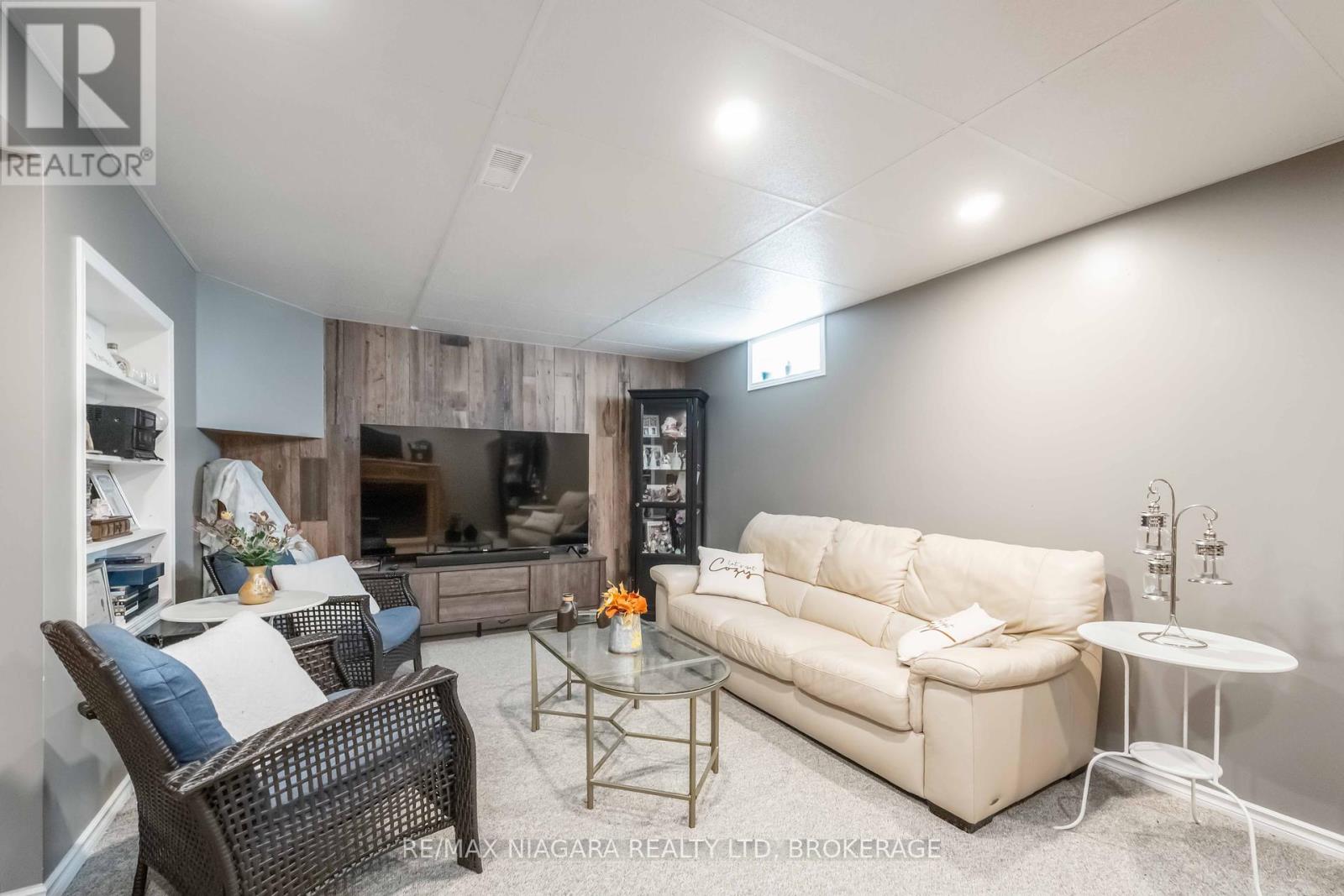 Photo 1 of 3 125 Woodlawn Road, Welland ON