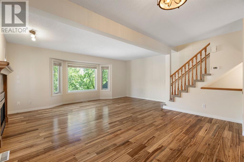Single Family House for Sale in  Christie Park Mews SW Christie Park Calgary 