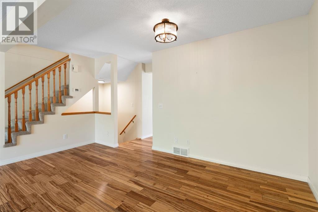 Single Family House for Sale in  Christie Park Mews SW Christie Park Calgary 