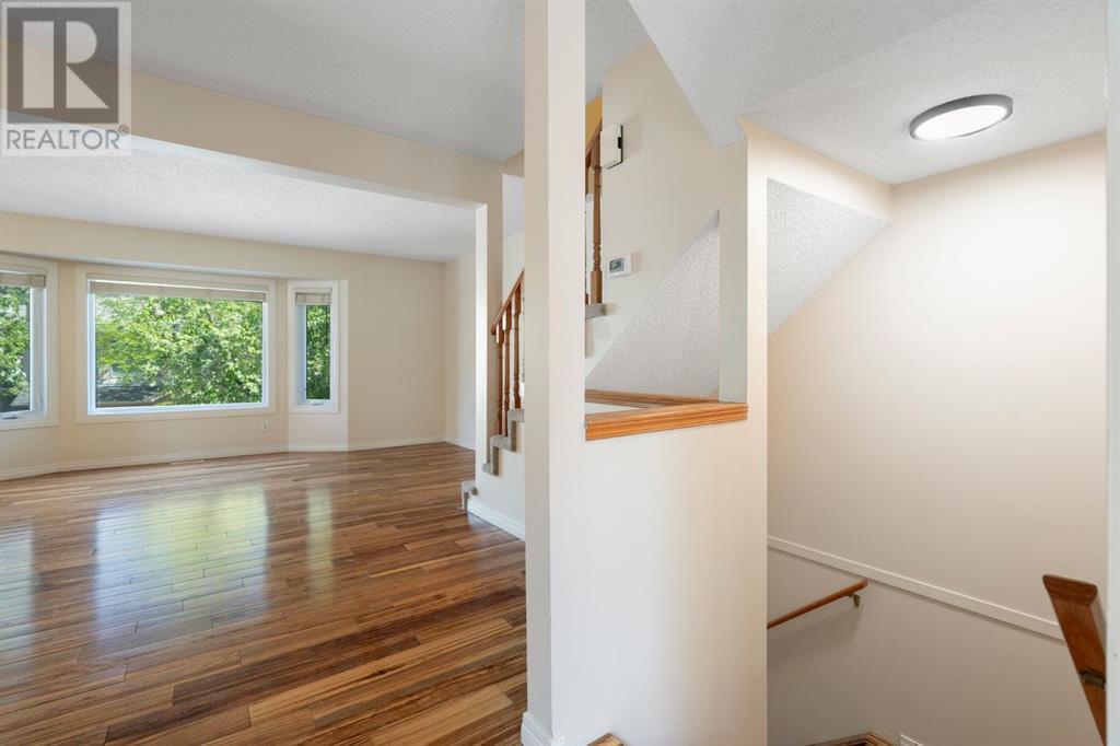 Single Family House for Sale in  Christie Park Mews SW Christie Park Calgary 