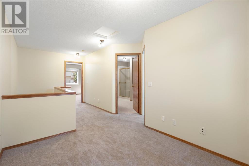 Single Family House for Sale in  Christie Park Mews SW Christie Park Calgary 