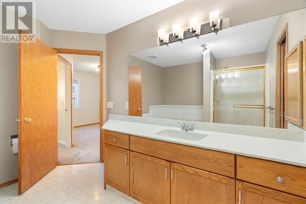 Single Family House for Sale in  Christie Park Mews SW Christie Park Calgary 