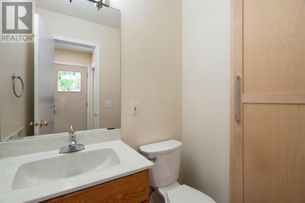 Single Family House for Sale in  Christie Park Mews SW Christie Park Calgary 