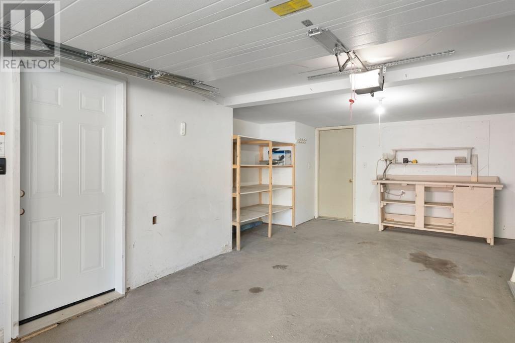 Single Family House for Sale in  Christie Park Mews SW Christie Park Calgary 