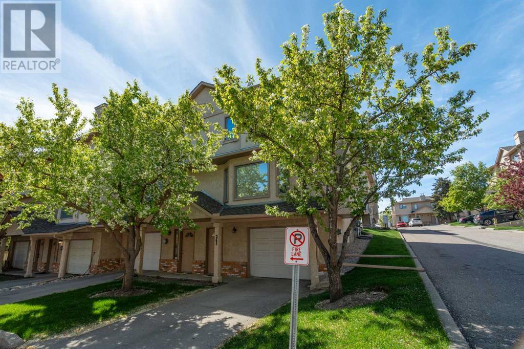 Single Family House for Sale in  Christie Park Mews SW Christie Park Calgary 