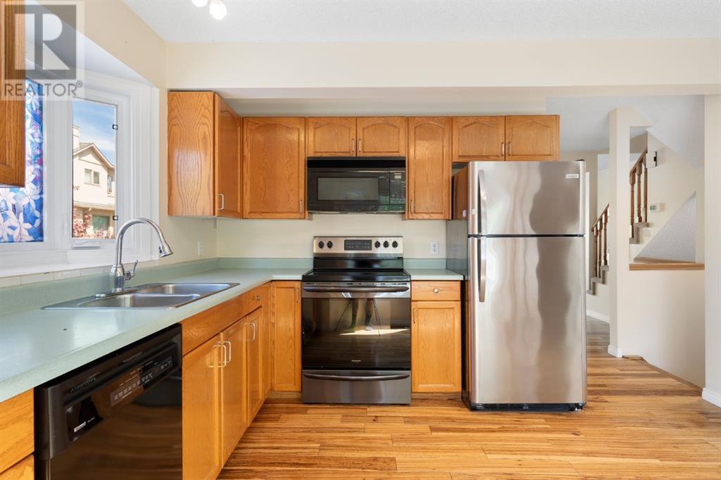 Single Family House for Sale in  Christie Park Mews SW Christie Park Calgary 