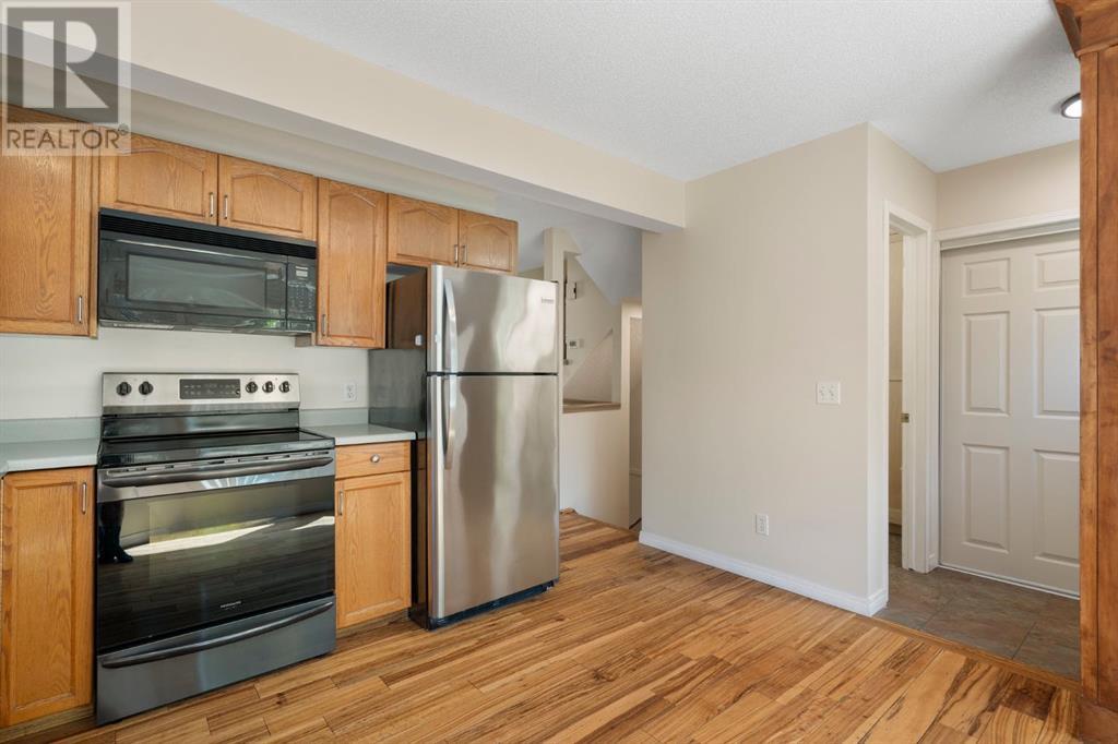 Single Family House for Sale in  Christie Park Mews SW Christie Park Calgary 