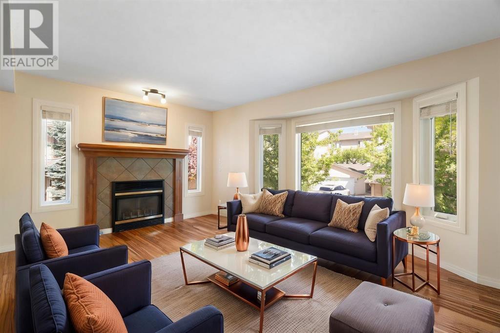 Single Family House for Sale in  Christie Park Mews SW Christie Park Calgary 