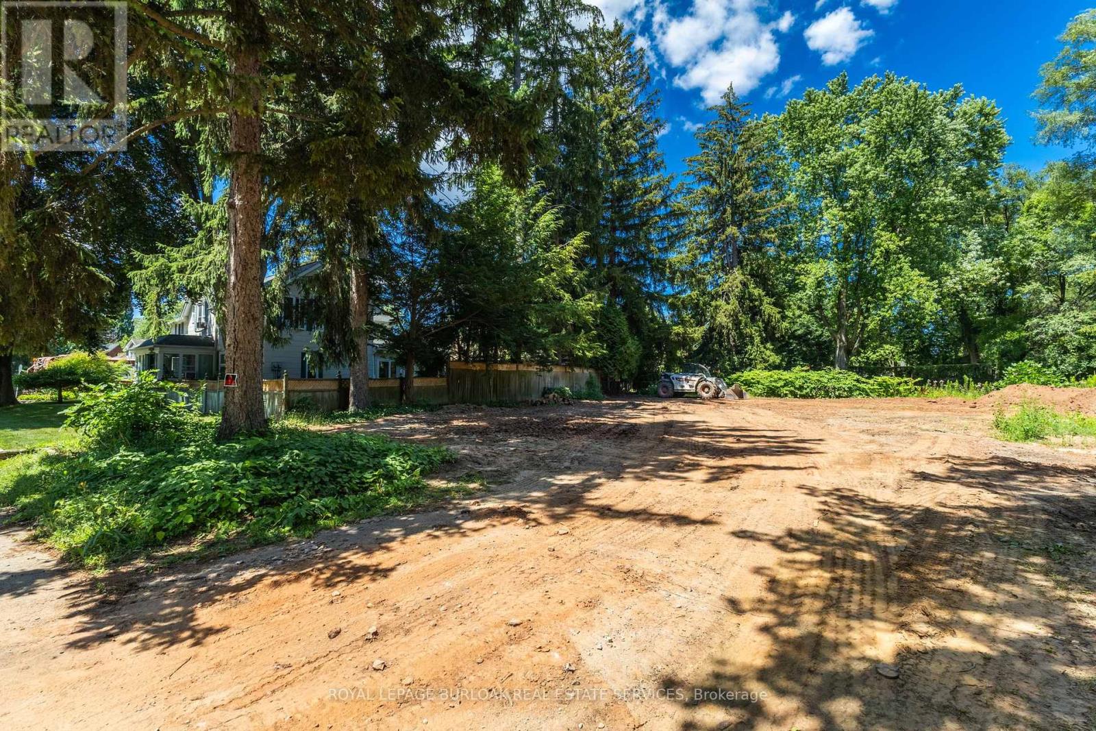 Photo 16 of 2379 Lakeshore Road, Burlington ON