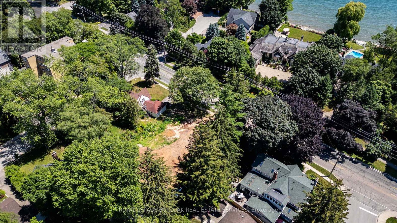 Photo 14 of 2379 Lakeshore Road, Burlington ON