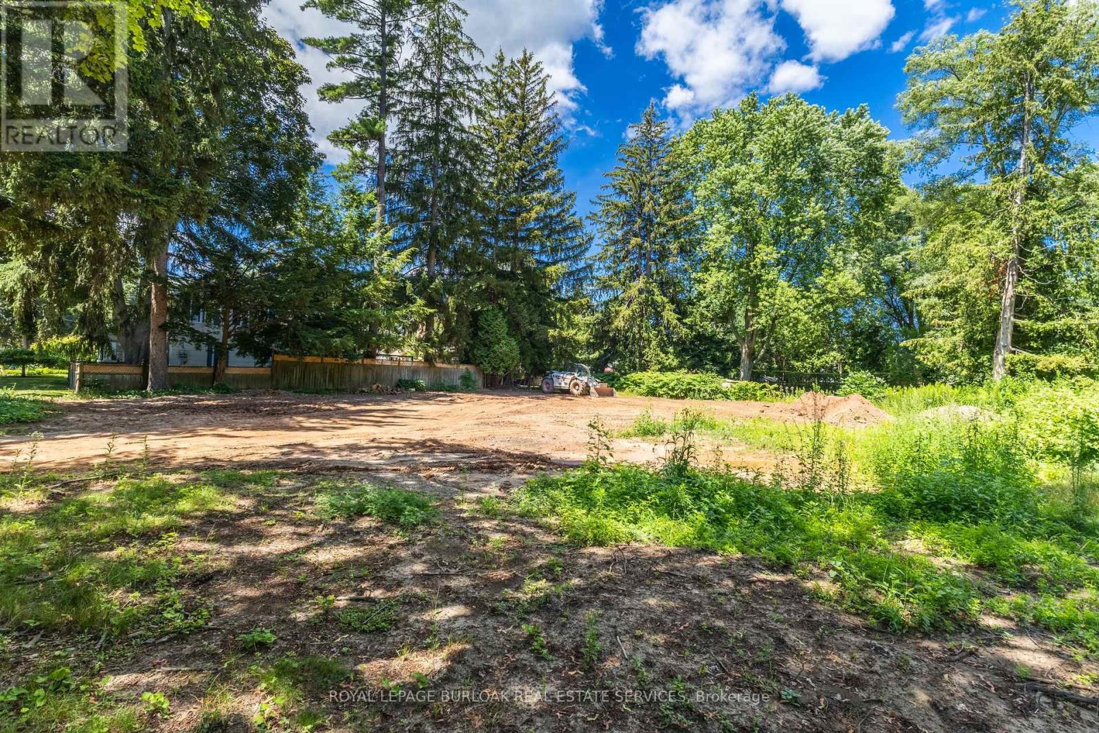 Photo 17 of 2379 Lakeshore Road, Burlington ON
