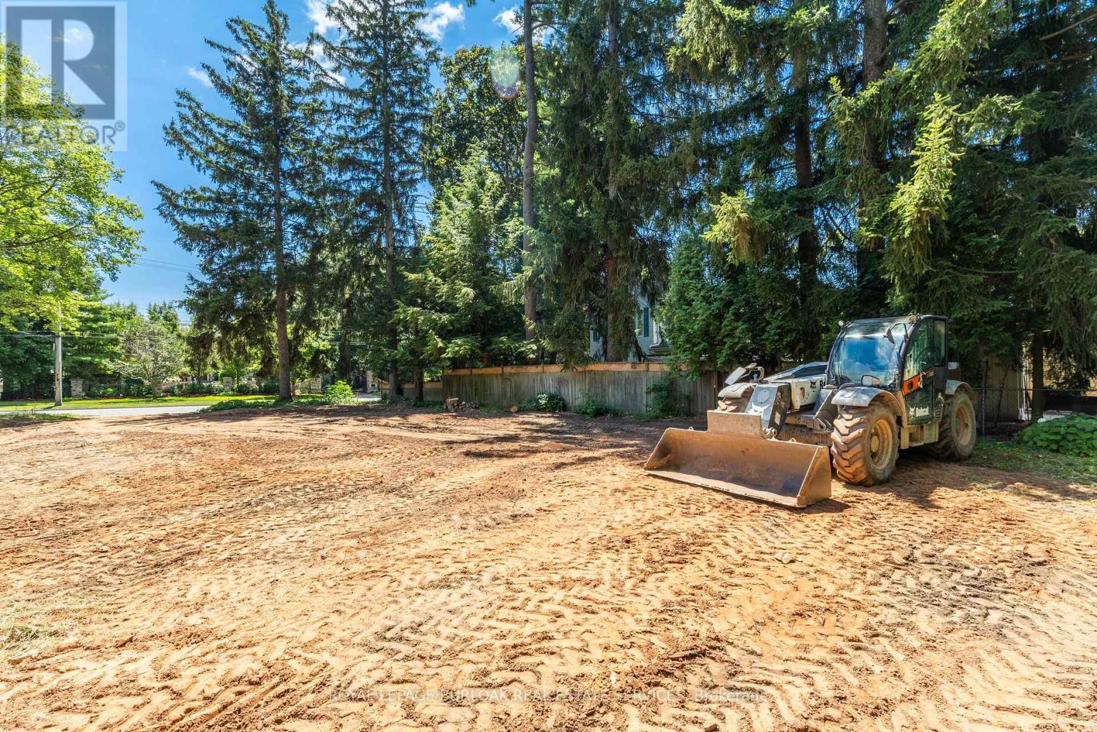 Photo 5 of 2381 Lakeshore Road, Burlington ON