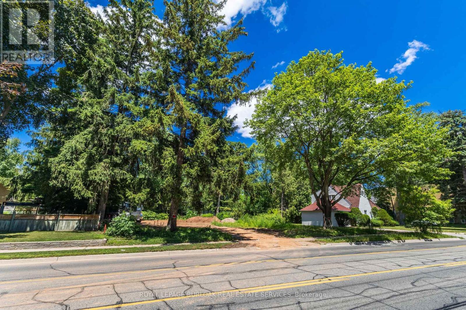 Photo 7 of 2381 Lakeshore Road, Burlington ON