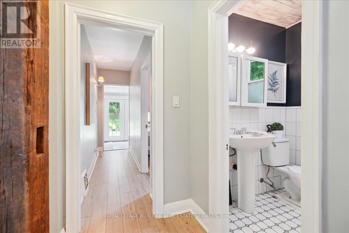 Photo 12 of 1403 Birch Avenue, Burlington ON