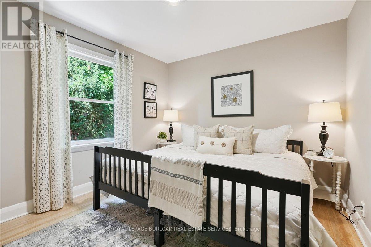 Photo 16 of 1403 Birch Avenue, Burlington ON