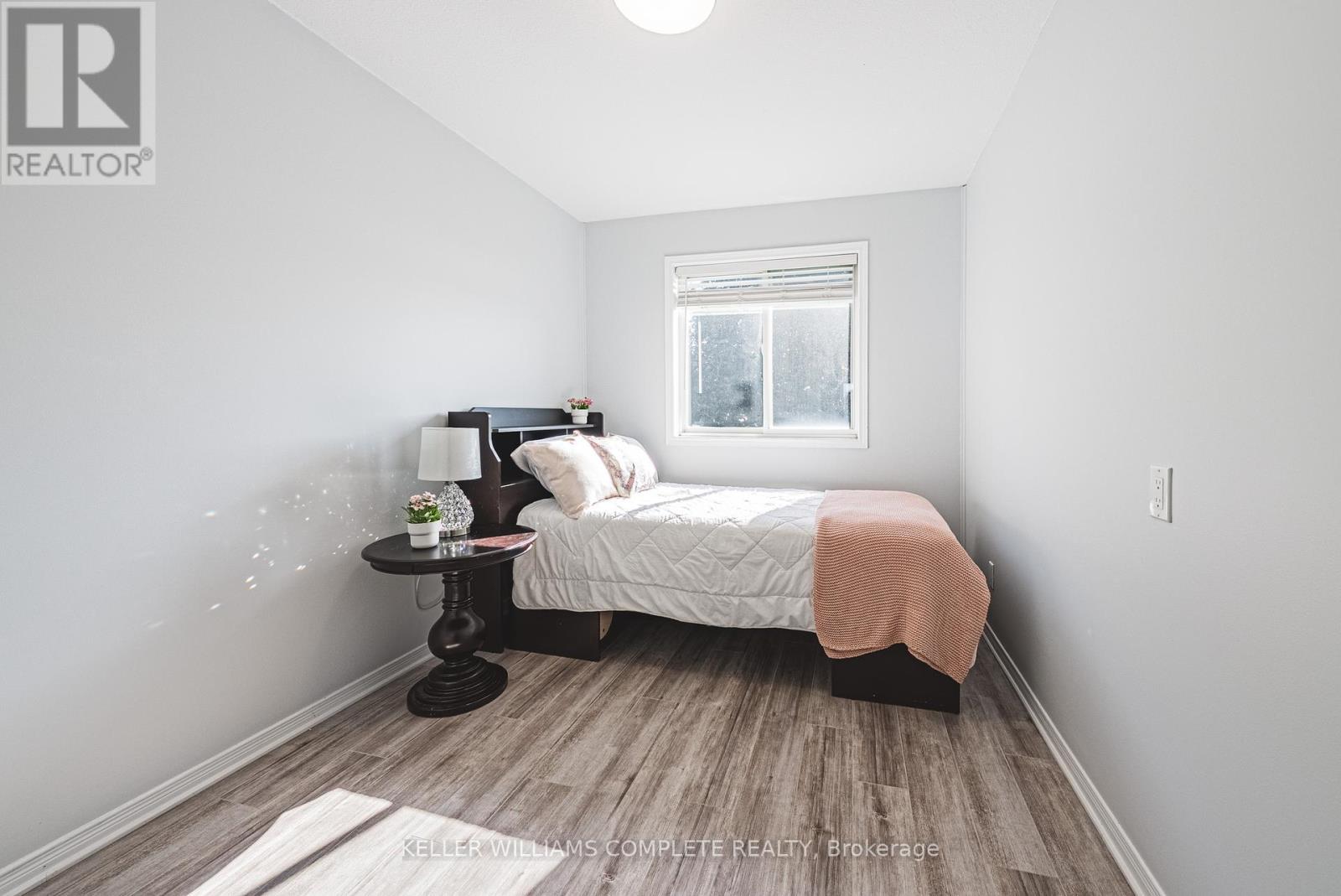 Photo 2 of 4492 Weltman Way, Lincoln ON