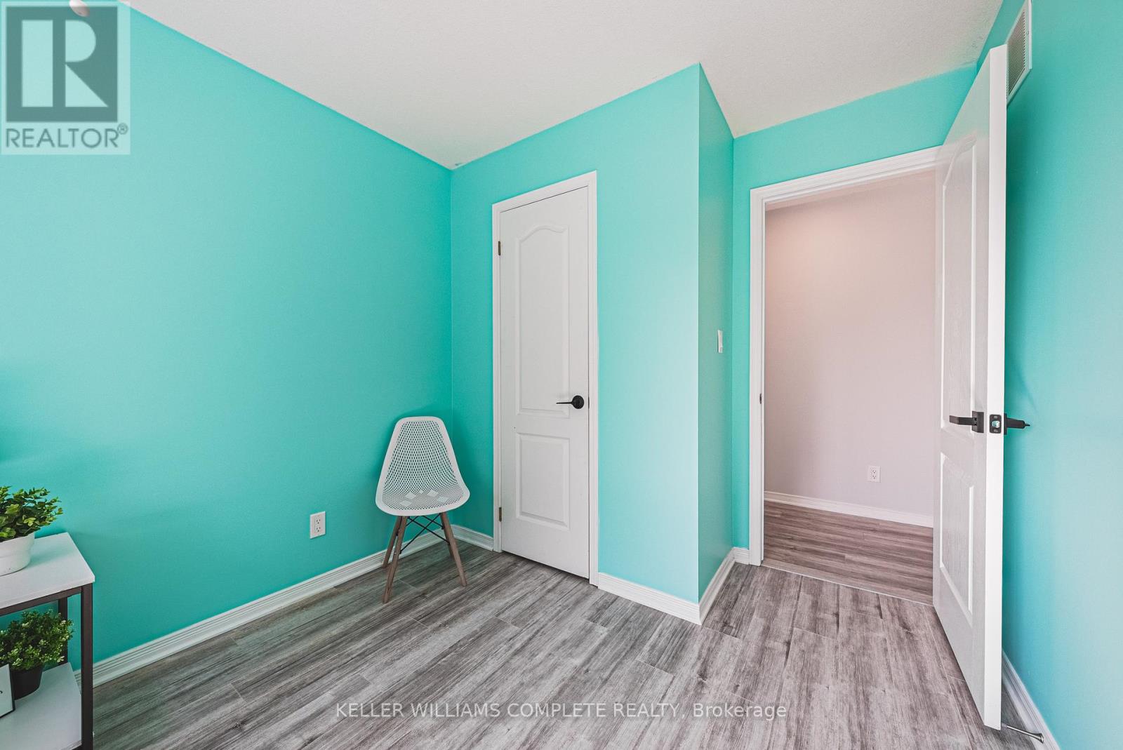 Photo 4 of 4492 Weltman Way, Lincoln ON