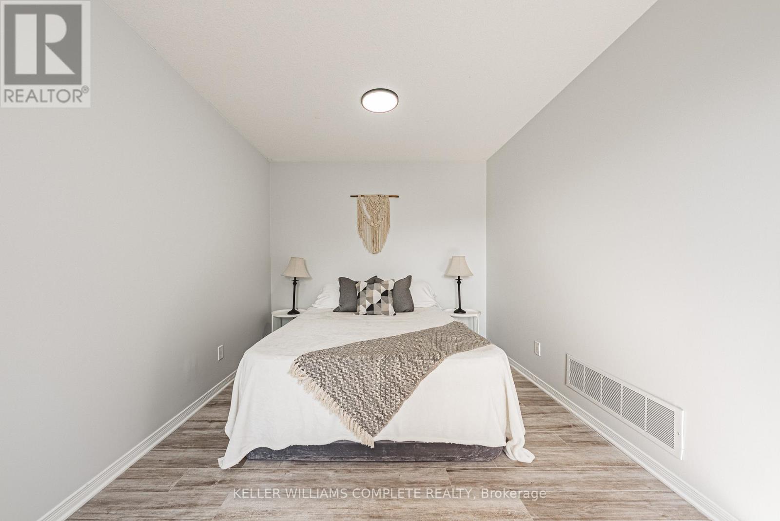 Photo 36 of 4492 Weltman Way, Lincoln ON