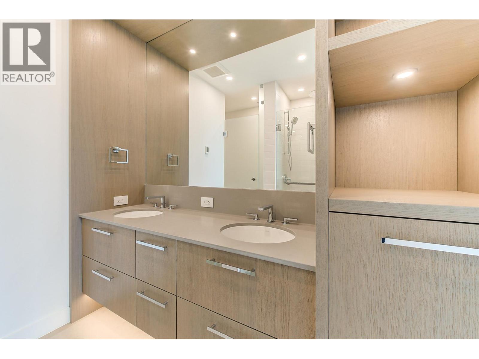 507 3409 Lakeshore Road, Kelowna